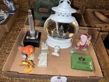 Figurine's, Snow globe & misc.