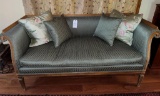 6' Settee w/ Pillows