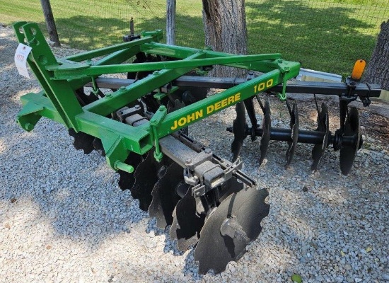 John Deere 100 6' 3pt. Disk