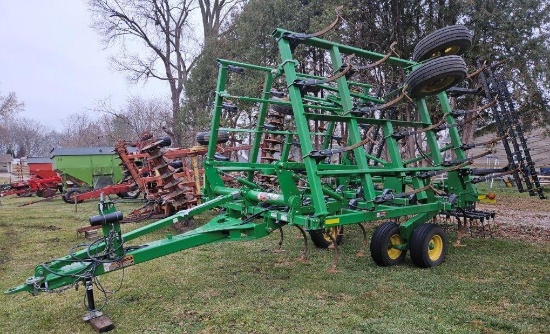 2012 John Deere 2210 25.5' Level Lift Field Cultivator