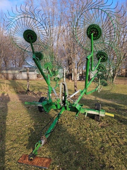 Frontier WR1010 10-wheel Hay Rake