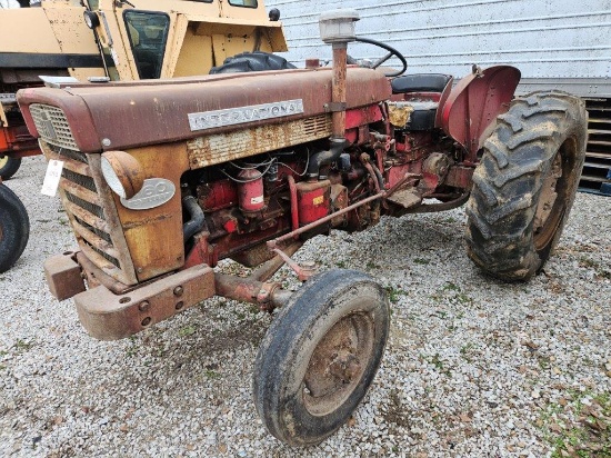 1958 IH 460 Utility Tractor