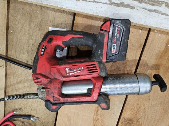 Milwaukee M18 Grease Gun