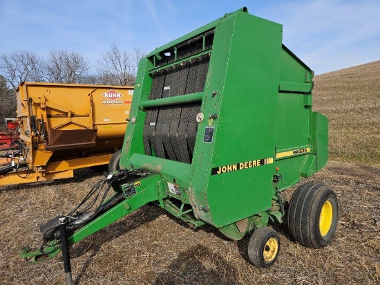 JD 535 Round Baler w/ net wrap