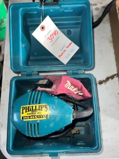 Makita 4" palm sander w/case