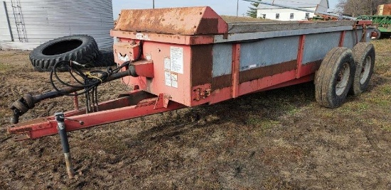 Gehl Tandem Axle Manure Spreader