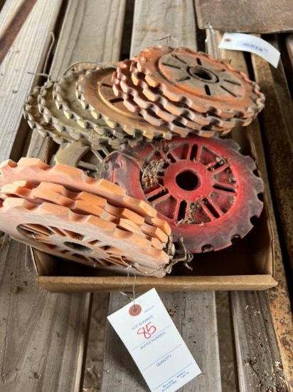 Plastic Planter Plates
