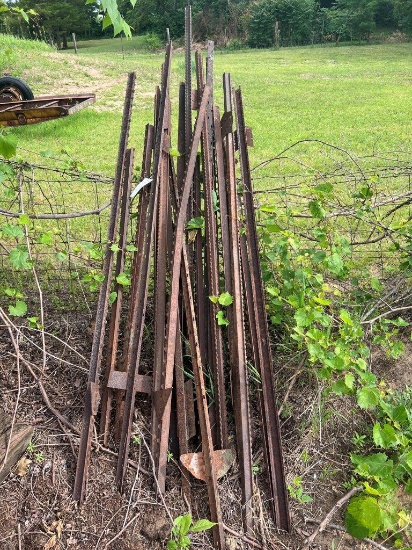 Pile of misc T-posts and woven wire (scrap)