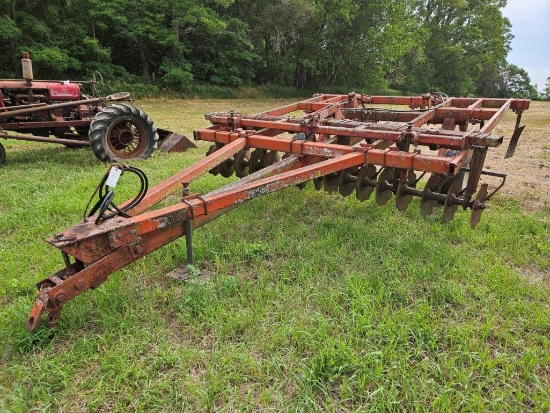 Kewanee 580 disk chisel, 7 shank, 12'