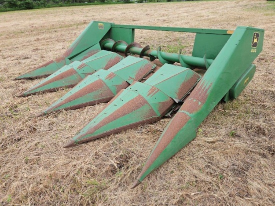 JD 444 corn head, 4 row, 38"