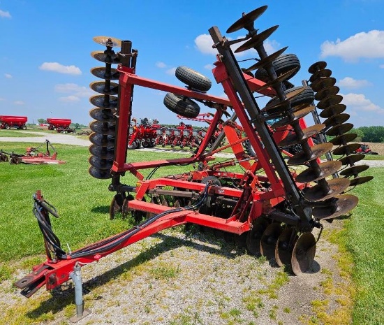 IH 496 26.5' Disk