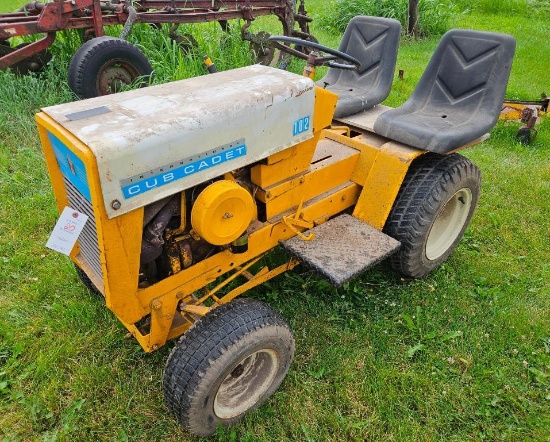 Cub Cadet 102 Lawn Tractor