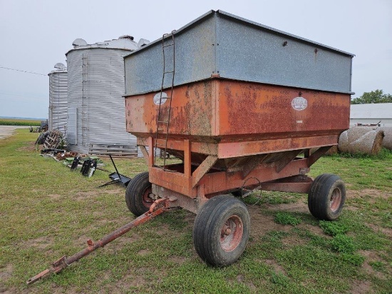 Ficklin Model 400 center dump wagon on Heider gear, 12.5L-15 tires on 8 bolt rims