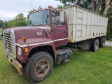 1972 Ford 8000 Louisville Tandem Grain Truck