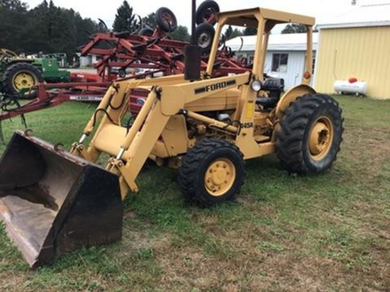 Ford 445 4WD Tractor Loader