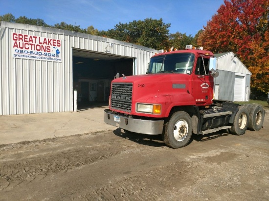 2000 Mack CH613 Day Cab Truck Tractor