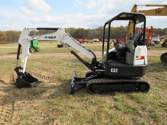 2014 Bobcat E-32 Mini Excavator