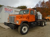 2002 International 2574 Winch Truck