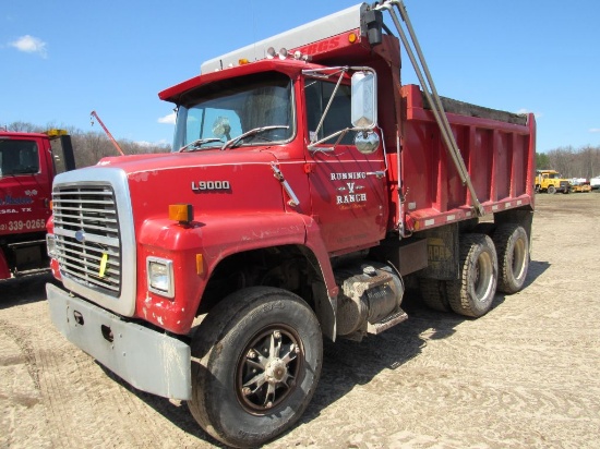1987 Ford L9000 Dump Truck