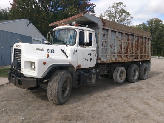 1993 Mack DM690S Dump Truck