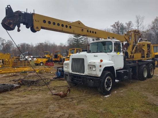 Bucyrus Erie Hydraulic Crane