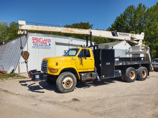 1998 Ford FT900 Crane Truck