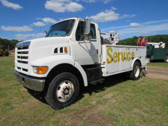 1998 Ford L8501 Mechanics Truck