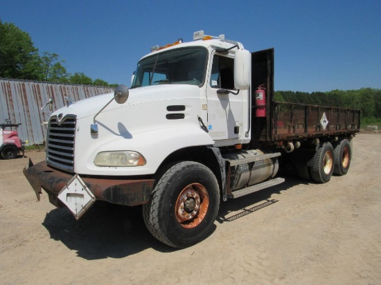 2001 Mack CX6B Flatbed Truck