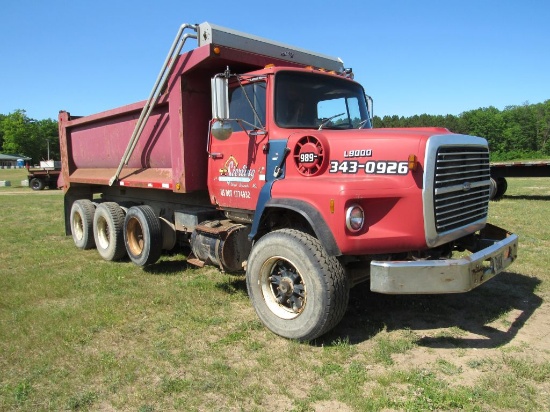 1988 Ford L9000 Dump Truck