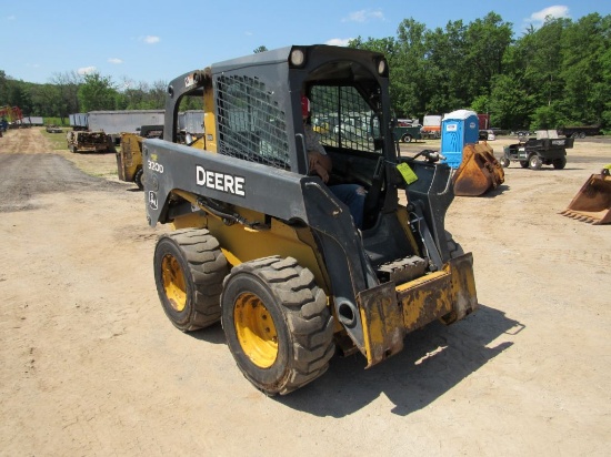 John Deere 320D Skid Steer