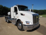 2016 Peterbilt 579 Day Cab