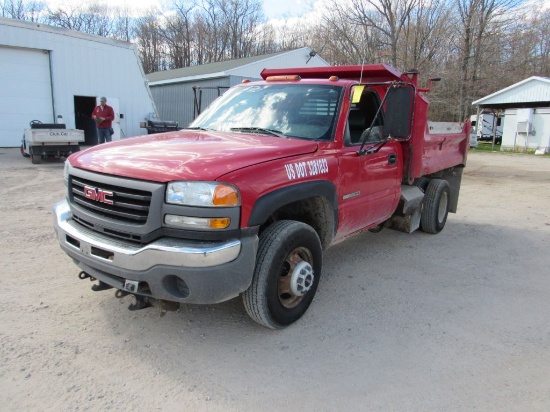 2004 GMC 3500 Dump Truck