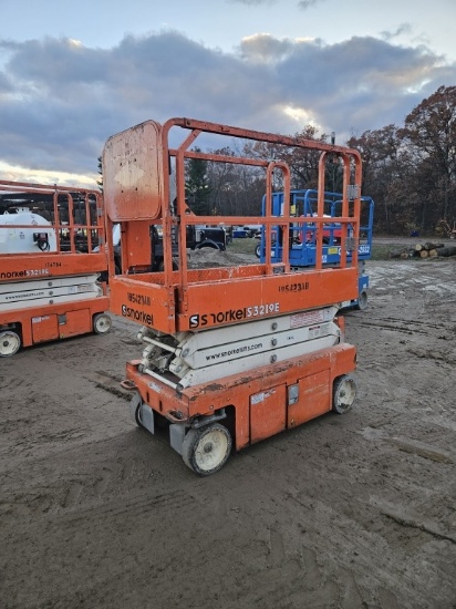 2017 Snorkel S3219E Scissor Lift