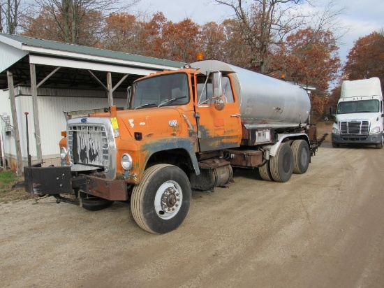 1985 Ford LTS9000 Tank Truck