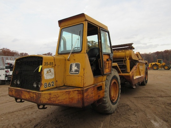 John Deere 862 Motor Scraper