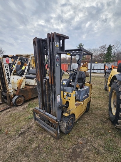 Caterpillar 30 Forklift