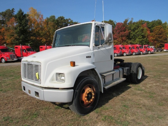 2003 Freightliner Day Cab