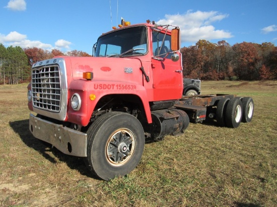 1985 Ford L8000 Cab & Chassis