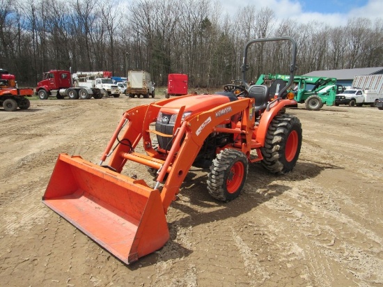 Kubota L3301 Farm Tractor