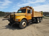 2001 International 4900 Dump Truck