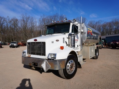 2000 Peterbilt 330 Fuel Distributor Truck