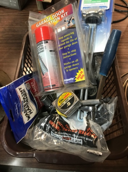 SMALL BASKET OF TOOLS/HARDWARE