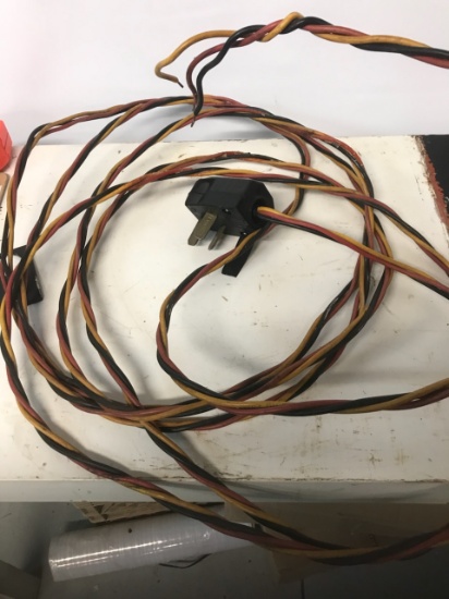 22O VOLT ELECTRIC WIRE WITH PLUG