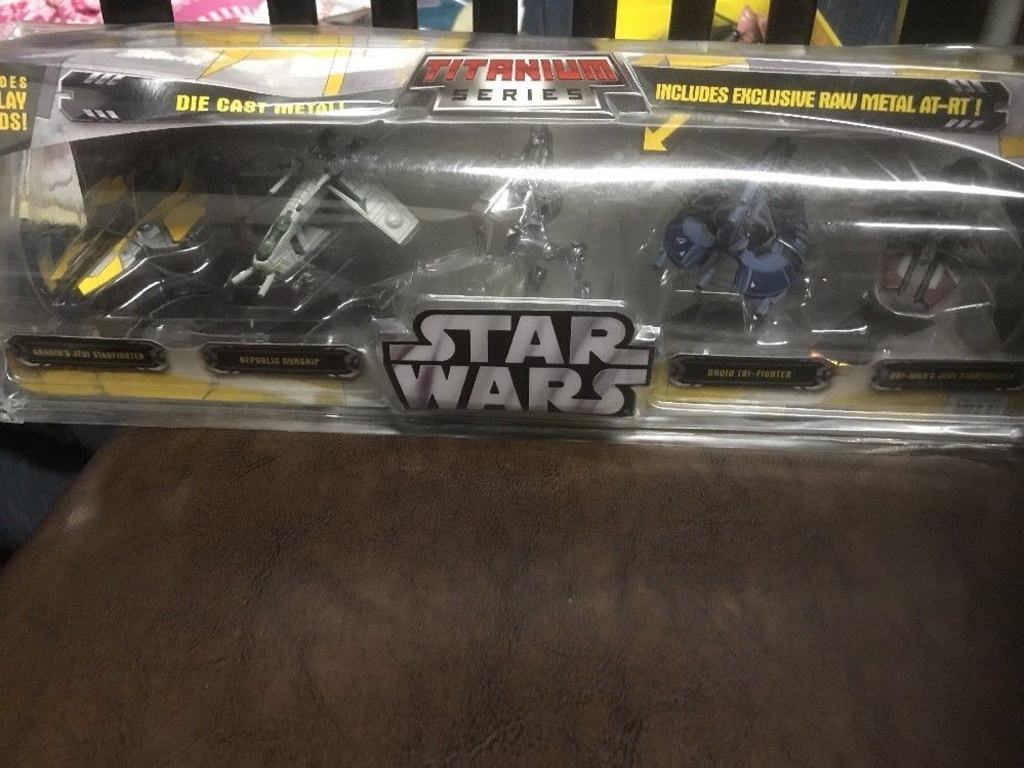 STAR WARS ACTON FIGURES MAY THE FORCE BE WITH YOU