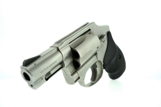 SMITH & WESSON MODEL 640-2 HAMMERLESS  .38SPL