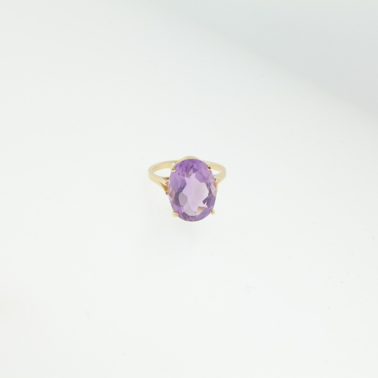 6.48ct Oval Amethyst & Gold Ring