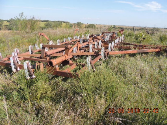 Wil-Rich 24’ field cultivator