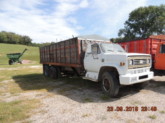 1974 Chev. 10-wheeler grain truck