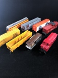 Lot of 8 HO Train Cars