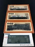 Lot of 4 HO Train Cars Tyco Industrial Rail